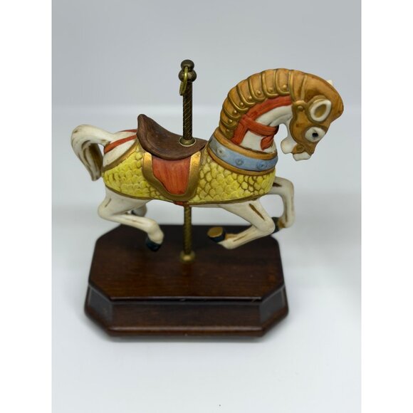 VTG Porcelain Carousel Horse Music Box 8" Taiwan Wood Base Plays Carousel Waltz - Picture 3 of 7